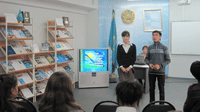 учащиеся колледжа искусств читают стихи о Казахстане
